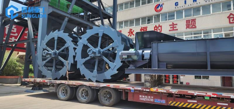 郑州昌利机械五套双轮斗洗砂细沙回收一体机发往广西桂林客户现场